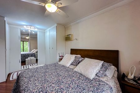 Apartamento à venda com 210m², 4 quartos e 3 vagas Apartamento à venda com 210m², 4 quartos e 3 vagasQuarto 1 - Suíte