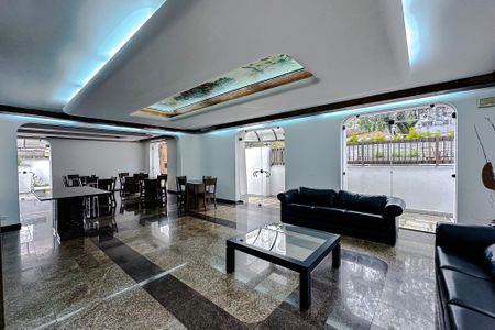 Apartamento à venda com 210m², 4 quartos e 3 vagas Apartamento à venda com 210m², 4 quartos e 3 vagasÁrea comum