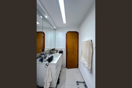 Apartamento à venda com 210m², 4 quartos e 3 vagas Apartamento à venda com 210m², 4 quartos e 3 vagasBanheiro da Suíte