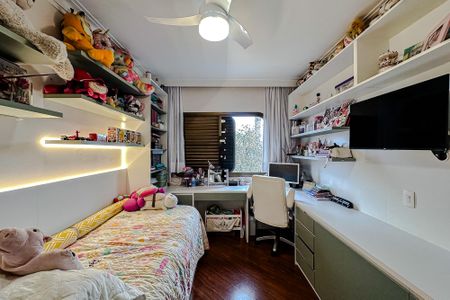 Apartamento à venda com 210m², 4 quartos e 3 vagas Apartamento à venda com 210m², 4 quartos e 3 vagasQuarto 2 - Suíte