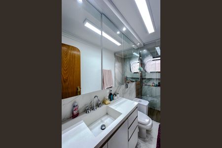 Apartamento à venda com 210m², 4 quartos e 3 vagas Apartamento à venda com 210m², 4 quartos e 3 vagasBanheiro da Suíte 2