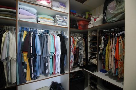 Casa de condomínio à venda com 110m², 3 quartos e 2 vagasQuarto 3 - Closet
