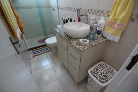 Casa de condomínio à venda com 110m², 3 quartos e 2 vagasBanheiro Social