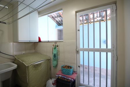 Casa de condomínio à venda com 110m², 3 quartos e 2 vagasÁrea de Serviço