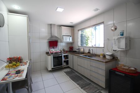 Casa de condomínio à venda com 110m², 3 quartos e 2 vagasCozinha