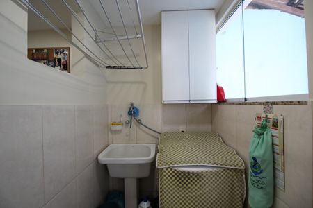 Casa de condomínio à venda com 110m², 3 quartos e 2 vagasÁrea de Serviço