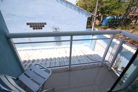 Casa de condomínio à venda com 110m², 3 quartos e 2 vagasQuarto 3 - Varanda