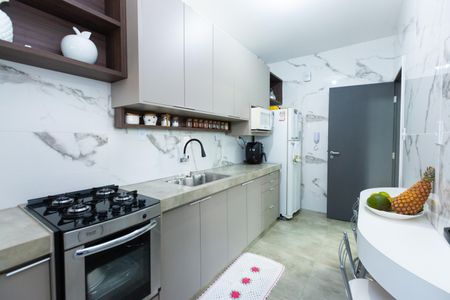 Apartamento à venda com 68m², 2 quartos e 1 vaga Apartamento à venda com 68m², 2 quartos e 1 vagaCozinha
