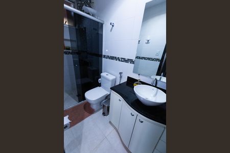 Apartamento à venda com 68m², 2 quartos e 1 vaga Apartamento à venda com 68m², 2 quartos e 1 vagaBanheiro Social