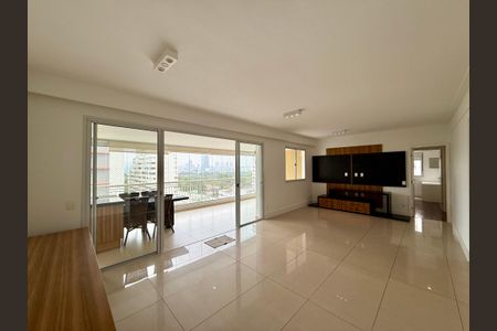 Sala de apartamento para alugar com 3 quartos, 135m² em Santo Amaro, São Paulo