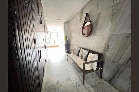 Apartamento à venda com 47m², 2 quartos e sem vaga Apartamento à venda com 47m², 2 quartos e sem vagaHall