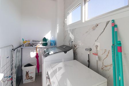 Casa de condomínio à venda com 309m², 3 quartos e 4 vagasCozinha e Área de Serviço