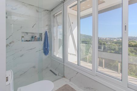 Casa de condomínio à venda com 309m², 3 quartos e 4 vagasBanheiro da Suíte 3