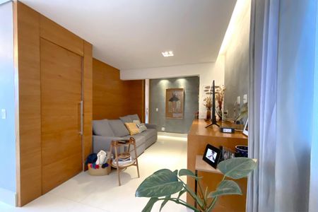 Sala de apartamento à venda com 2 quartos, 70m² em Serra, Belo Horizonte