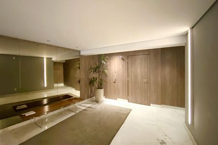 Apartamento à venda com 70m², 2 quartos e 2 vagas Apartamento à venda com 70m², 2 quartos e 2 vagasÁrea comum - Hall