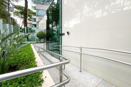 Apartamento à venda com 70m², 2 quartos e 2 vagas Apartamento à venda com 70m², 2 quartos e 2 vagasÁrea comum - Rampa