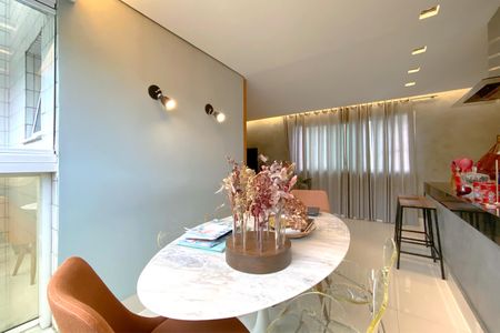 Varanda coberta de apartamento à venda com 2 quartos, 70m² em Serra, Belo Horizonte