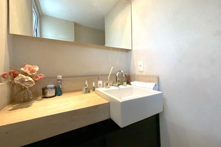 Apartamento à venda com 70m², 2 quartos e 2 vagas Apartamento à venda com 70m², 2 quartos e 2 vagasLavabo da Sala