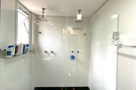 Apartamento à venda com 70m², 2 quartos e 2 vagas Apartamento à venda com 70m², 2 quartos e 2 vagasBanheiro da Suíte