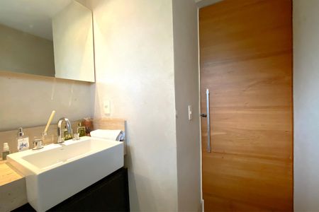 Apartamento à venda com 70m², 2 quartos e 2 vagas Apartamento à venda com 70m², 2 quartos e 2 vagasLavabo da Sala