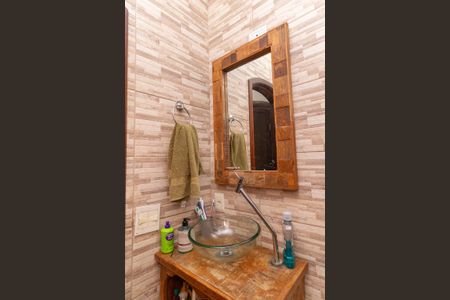 Casa à venda com 308m², 3 quartos e 2 vagasBanheiro 2