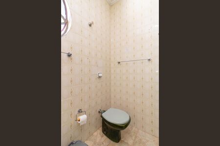 Casa à venda com 308m², 3 quartos e 2 vagasBanheiro 1 da Suíte