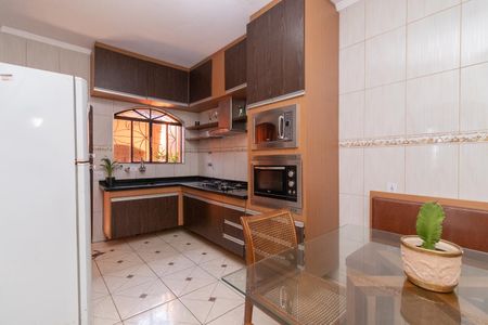 Casa à venda com 308m², 3 quartos e 2 vagasCozinha