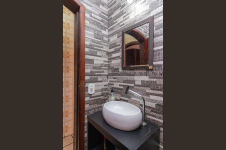 Casa à venda com 308m², 3 quartos e 2 vagasBanheiro 3