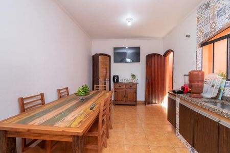 Casa à venda com 308m², 3 quartos e 2 vagasCozinha da área gourmet