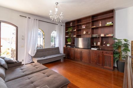 Casa à venda com 308m², 3 quartos e 2 vagasSala