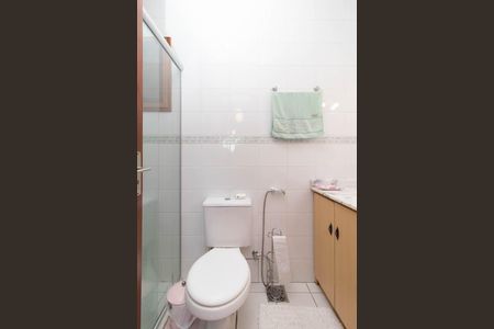 Casa de condomínio para alugar com 190m², 3 quartos e 2 vagasBanheiro da Suíte