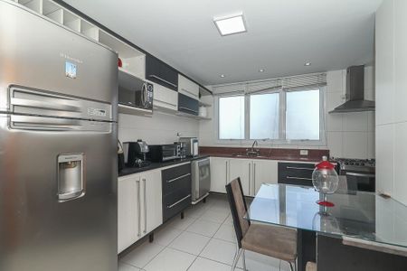 Apartamento para alugar com 169m², 3 quartos e 2 vagasCozinha