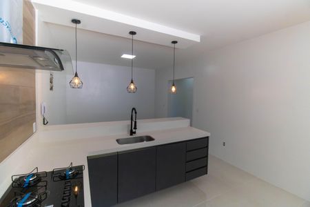 Casa à venda com 292m², 5 quartos e 10 vagasCozinha