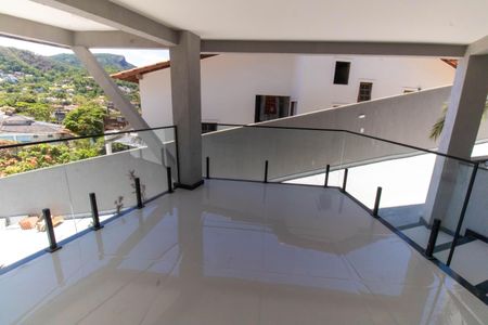 Casa à venda com 292m², 5 quartos e 10 vagasVaranda da Suíte 3