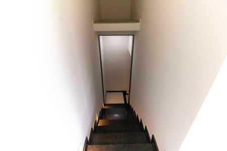 Casa à venda com 292m², 5 quartos e 10 vagasEscada 