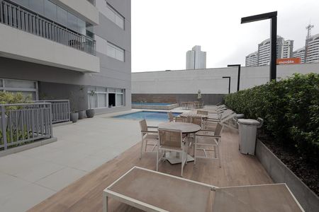Apartamento à venda com 83m², 2 quartos e 2 vagasÁrea comum - Piscina