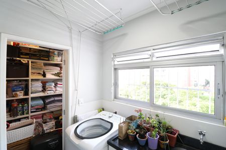 Apartamento à venda com 89m², 3 quartos e 2 vagasÁrea, Quarto e banheiro de Serviço