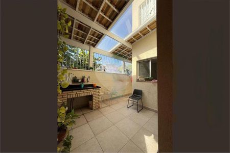 Casa à venda com 148m², 4 quartos e 4 vagas