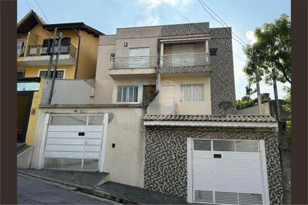 Casa à venda com 148m², 4 quartos e 4 vagas