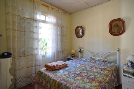 Quarto 1 de casa à venda com 4 quartos, 230m² em Vila Ipiranga, Porto Alegre