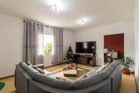 Casa para alugar com 200m², 5 quartos e 8 vagasSala de TV