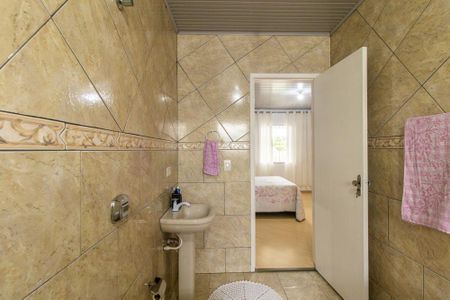 Casa para alugar com 200m², 5 quartos e 8 vagasBanheiro da Suíte