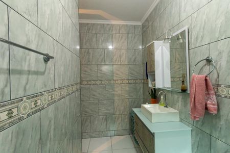 Casa para alugar com 200m², 5 quartos e 8 vagasBanheiro Social 1