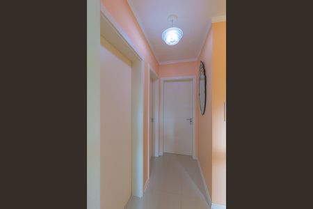 Casa à venda com 99m², 3 quartos e 2 vagasCorredor