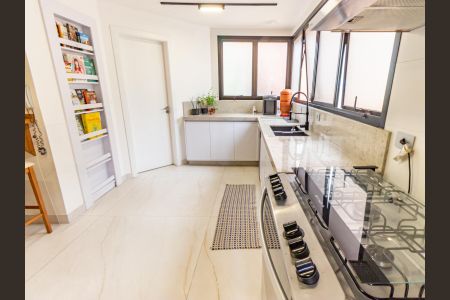 Apartamento à venda com 126m², 2 quartos e 2 vagasCozinha