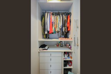 Apartamento à venda com 104m², 2 quartos e 2 vagasCloset da Suíte 1