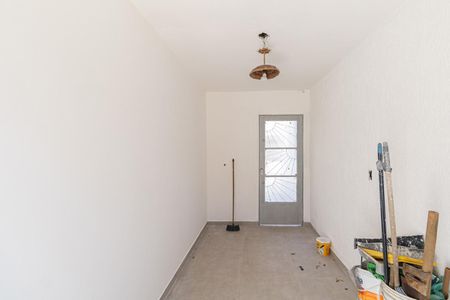 Casa para alugar com 100m², 2 quartos e 1 vagaQuintal