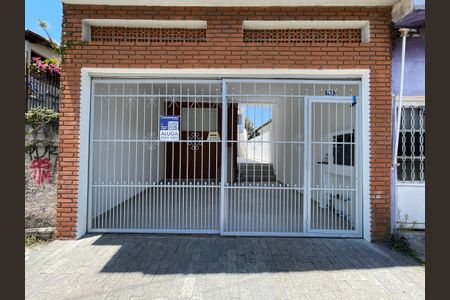 Casa para alugar com 100m², 2 quartos e 1 vagaFachada+Placa