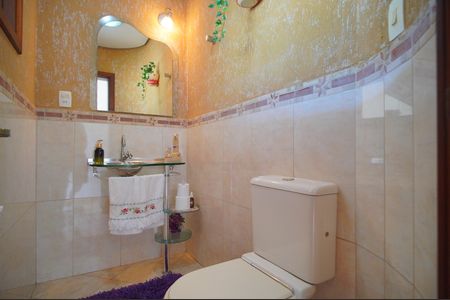 Casa à venda com 303m², 2 quartos e 2 vagasLavabo