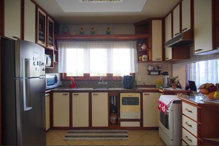 Casa à venda com 303m², 2 quartos e 2 vagasCozinha